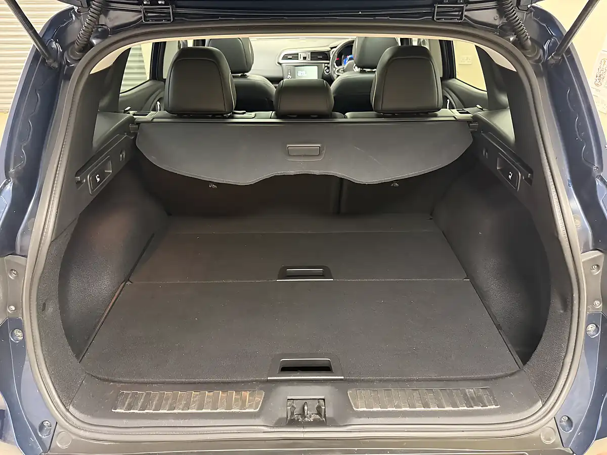 Used 2016 Renault Kadjar Signature Nav Blue - Interior and Exterior details 12