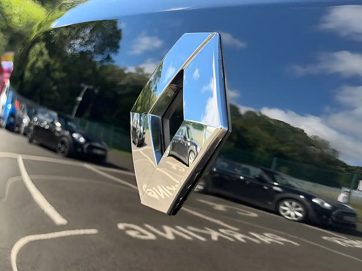 Used 2016 Renault Kadjar Signature Nav Diamond Black - Interior and Exterior details 14