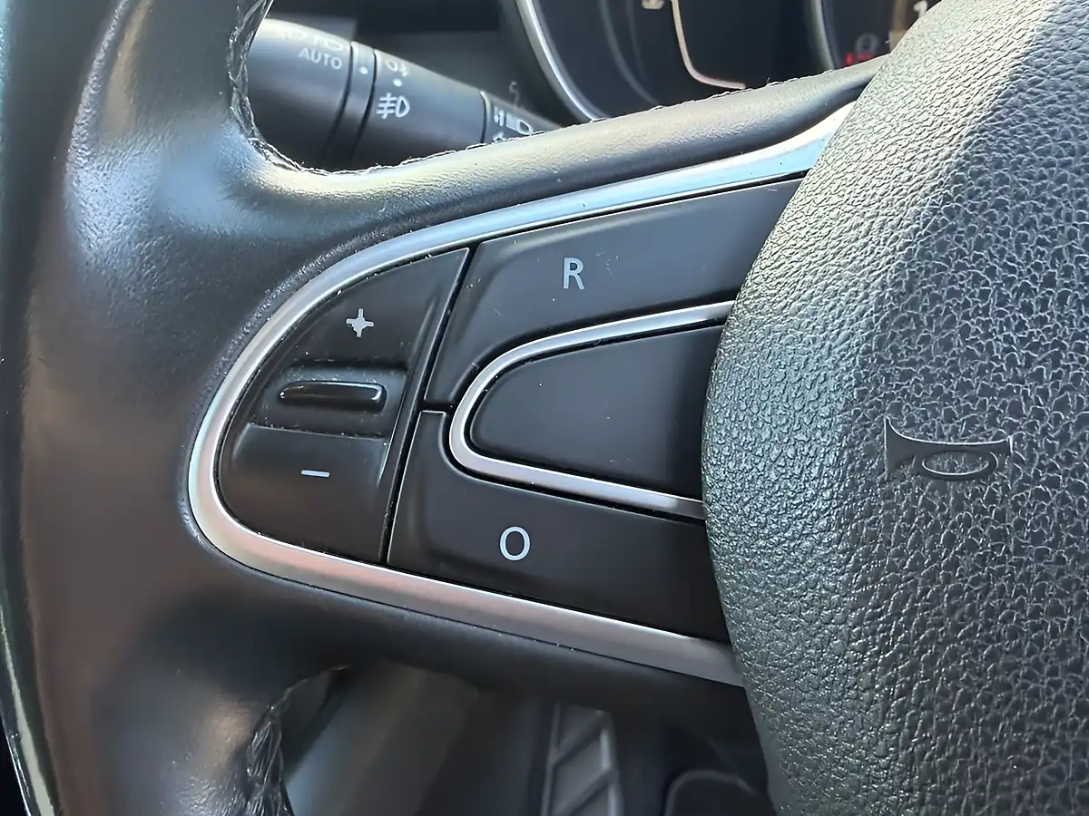 Used 2016 Renault Kadjar Signature Nav Diamond Black - Interior and Exterior details 17