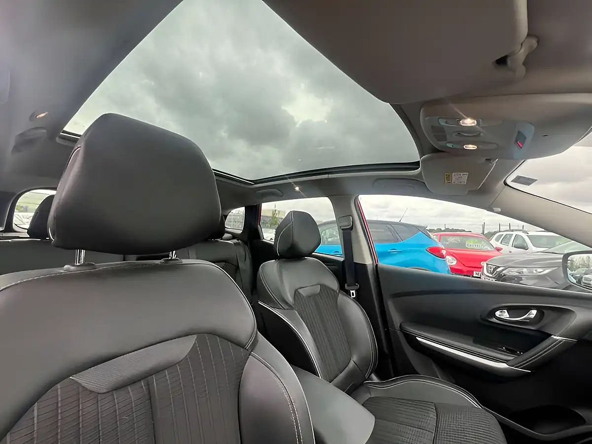 Used 2016 Renault Kadjar Signature Nav Flame Red - Interior and Exterior details 7