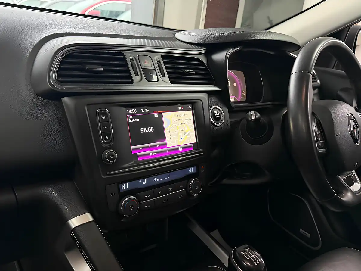 Used 2016 Renault Kadjar Signature Nav Grey - Interior and Exterior details 13