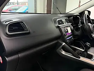 Used 2016 Renault Kadjar Signature Nav Grey - Interior and Exterior details 14