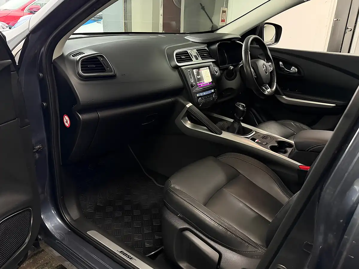 Used 2016 Renault Kadjar Signature Nav Grey - Interior and Exterior details 15