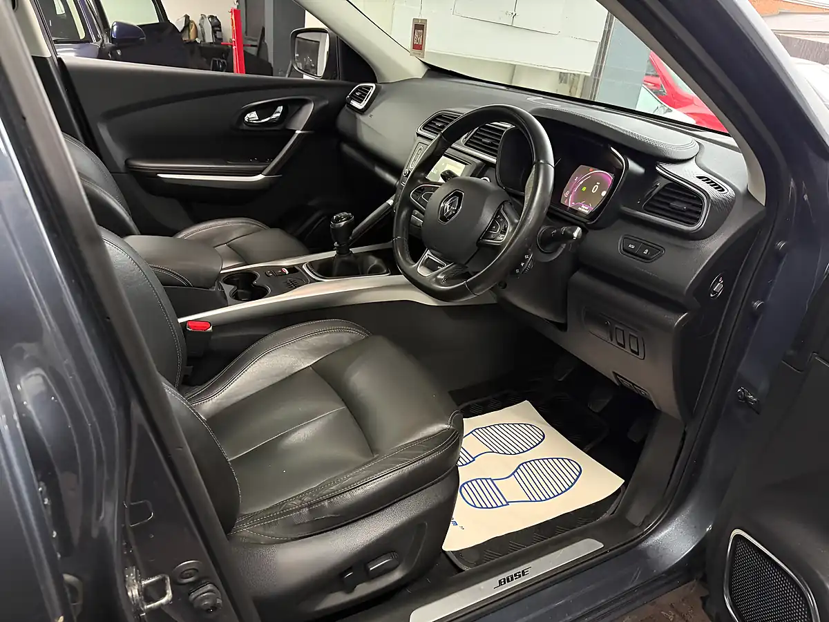 Used 2016 Renault Kadjar Signature Nav Grey - Interior and Exterior details 17