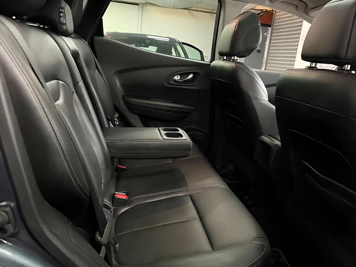 Used 2016 Renault Kadjar Signature Nav Grey - Interior and Exterior details 18
