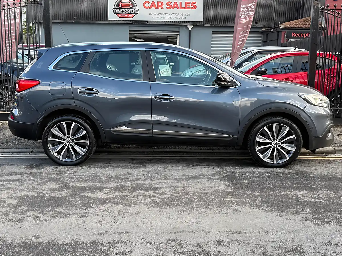 Used 2016 Renault Kadjar Signature Nav Grey - Interior and Exterior details 3