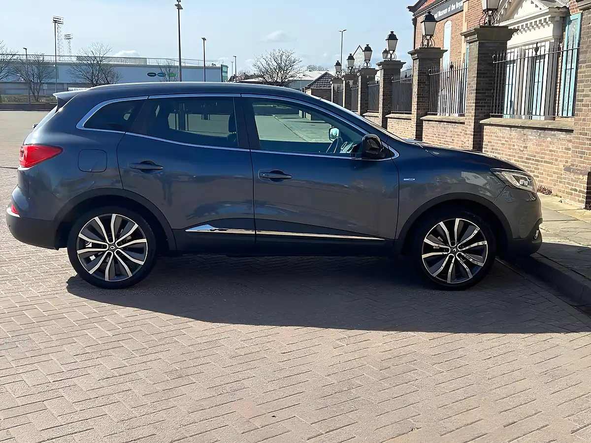 Used 2016 Renault Kadjar Signature Nav Grey - Interior and Exterior details 6