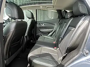 Used 2016 Renault Kadjar Signature Nav Grey - Interior and Exterior details 17