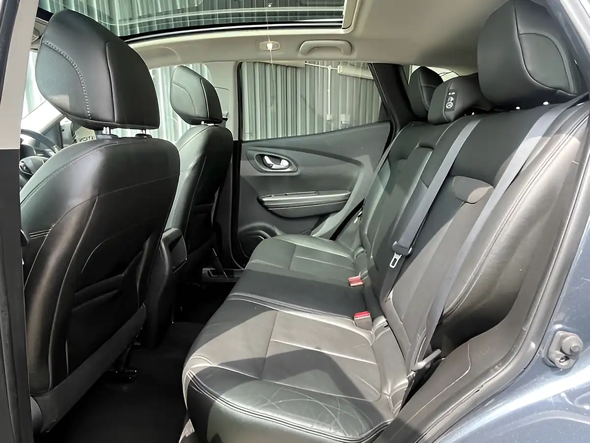 Used 2016 Renault Kadjar Signature Nav Grey - Interior and Exterior details 17