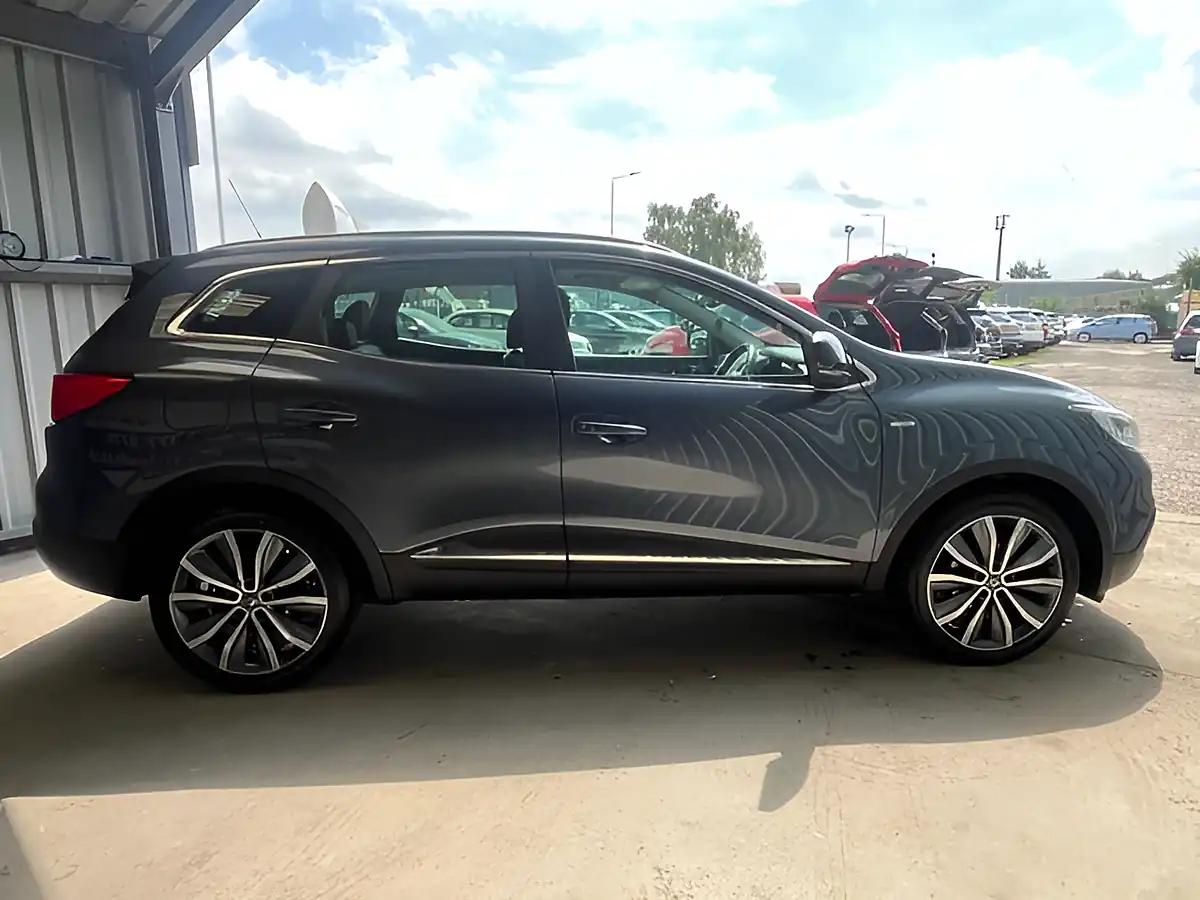 Used 2016 Renault Kadjar Signature Nav Grey - Interior and Exterior details 8