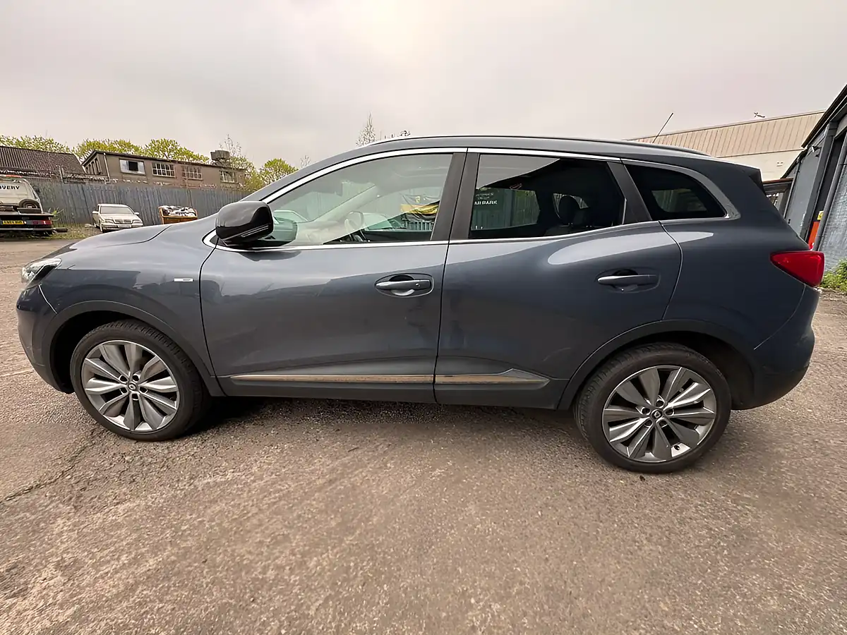 Used 2016 Renault Kadjar Signature Nav Grey - Interior and Exterior details 18