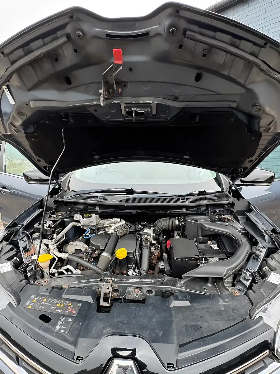 Used 2016 Renault Kadjar Signature Nav Grey - Interior and Exterior details 2
