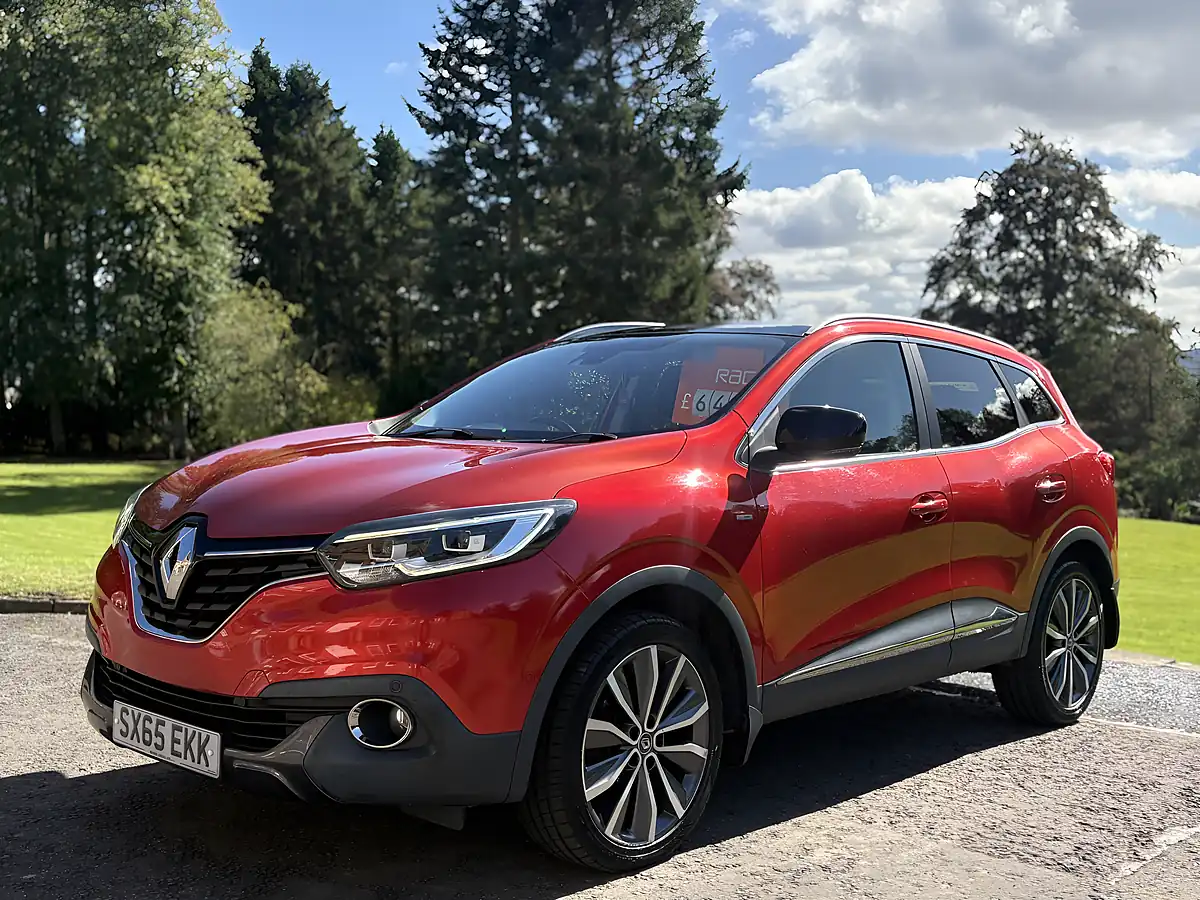 Used 2016 Renault Kadjar Signature Nav Red - Interior and Exterior details 4