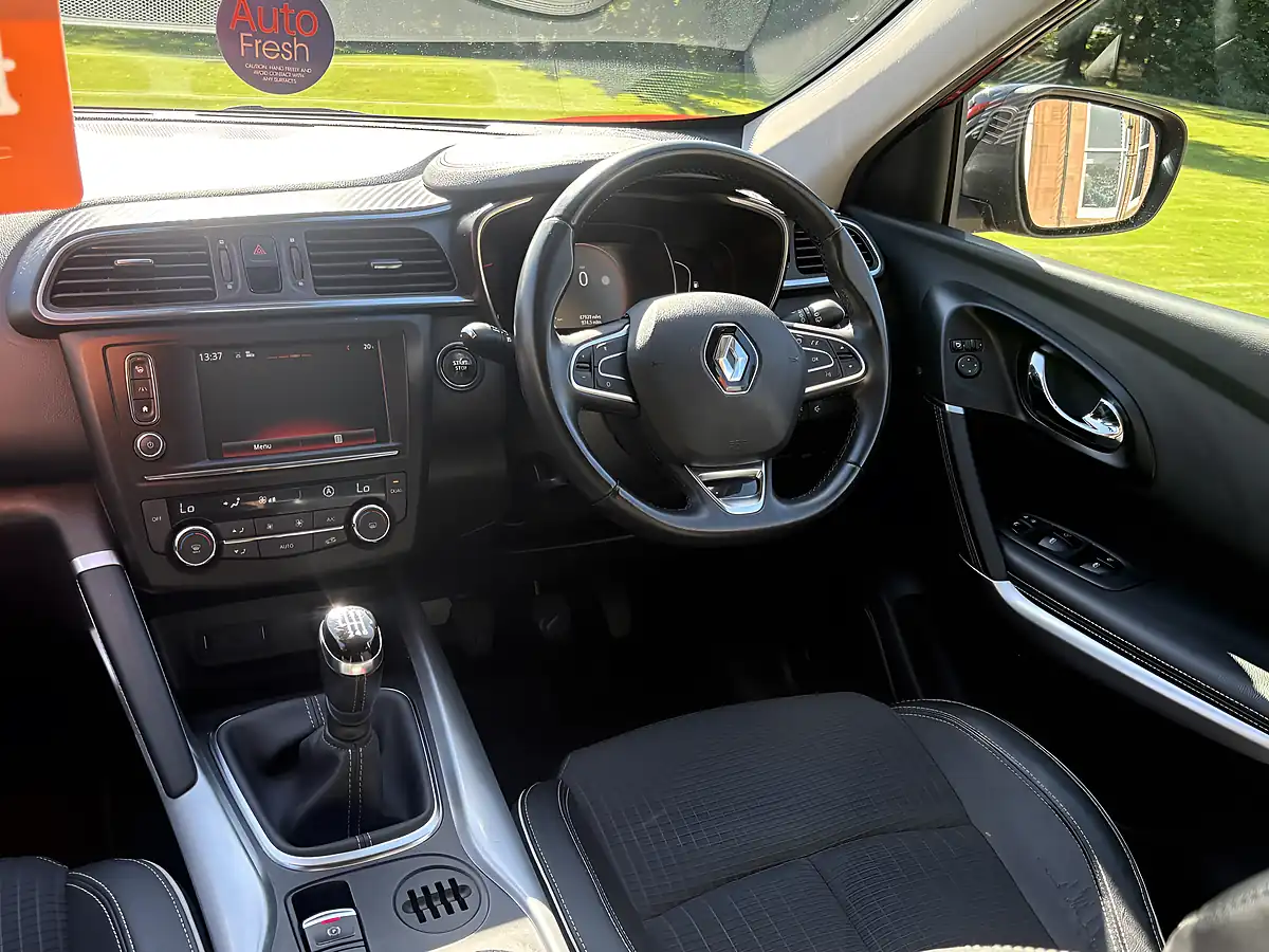 Used 2016 Renault Kadjar Signature Nav Red - Interior and Exterior details 7