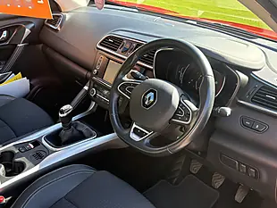 Used 2016 Renault Kadjar Signature Nav Red - Interior and Exterior details 9