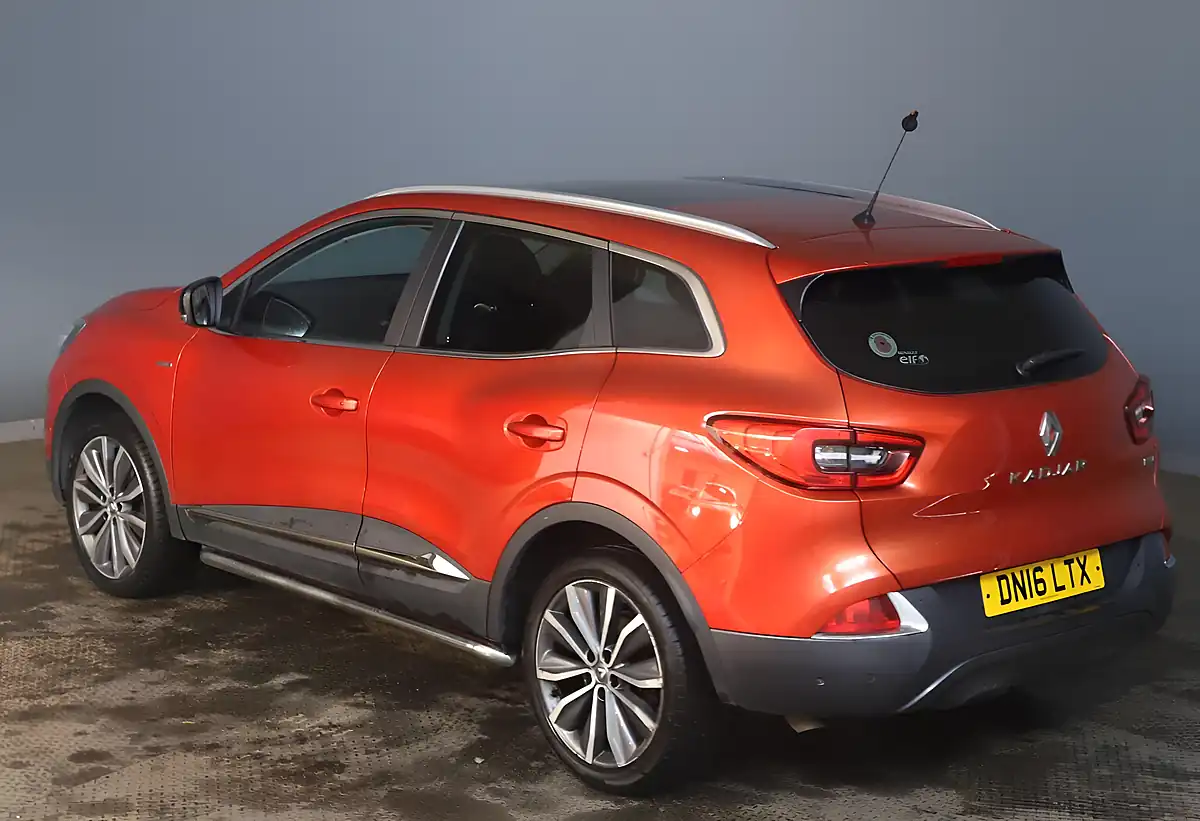 Used 2016 Renault Kadjar Signature Nav Red - Interior and Exterior details 3