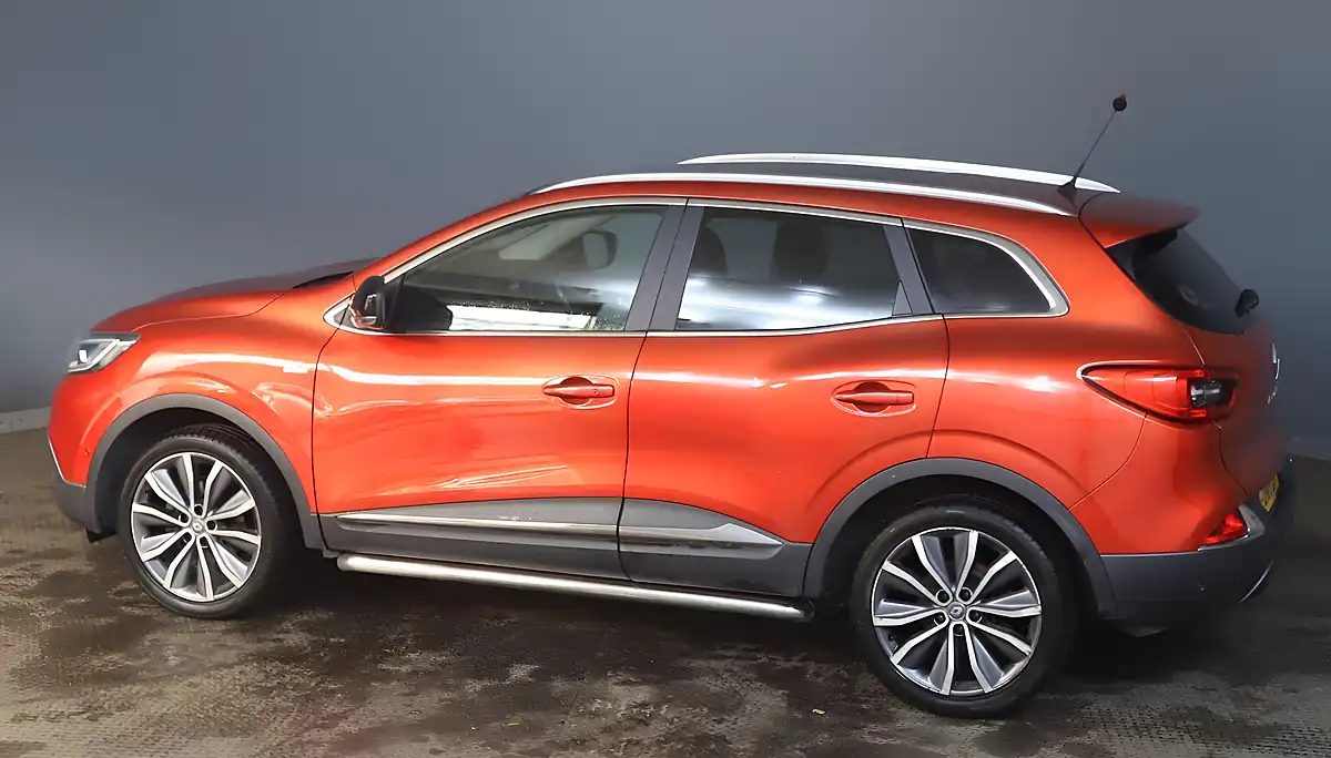 Used 2016 Renault Kadjar Signature Nav Red - Interior and Exterior details 4