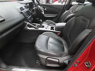 Used 2016 Renault Kadjar Signature Nav Red - Interior and Exterior details 6
