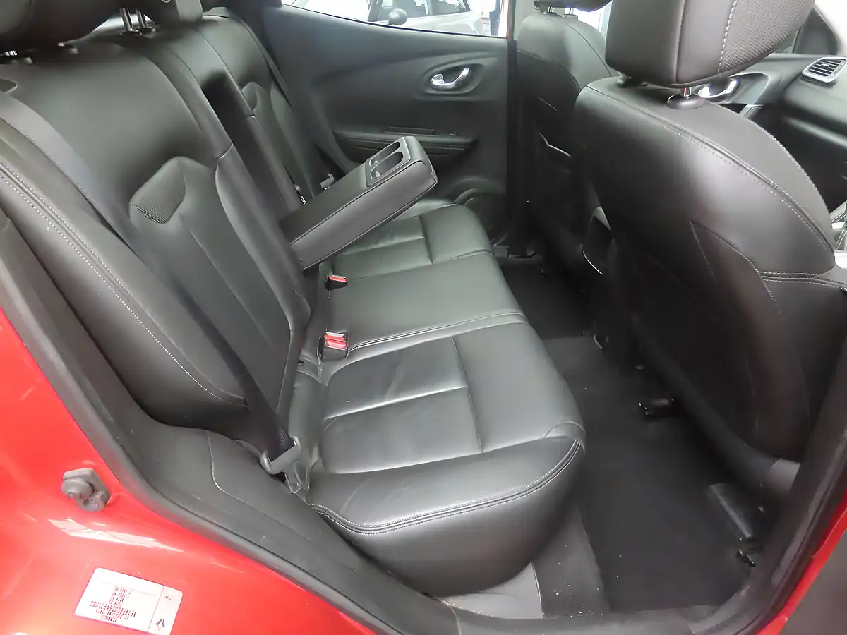 Used 2016 Renault Kadjar Signature Nav Red - Interior and Exterior details 8