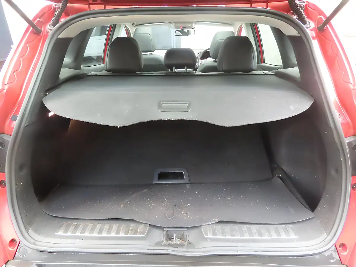 Used 2016 Renault Kadjar Signature Nav Red - Interior and Exterior details 9