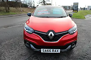 Used 2016 Renault Kadjar Signature Red - Interior and Exterior details 4