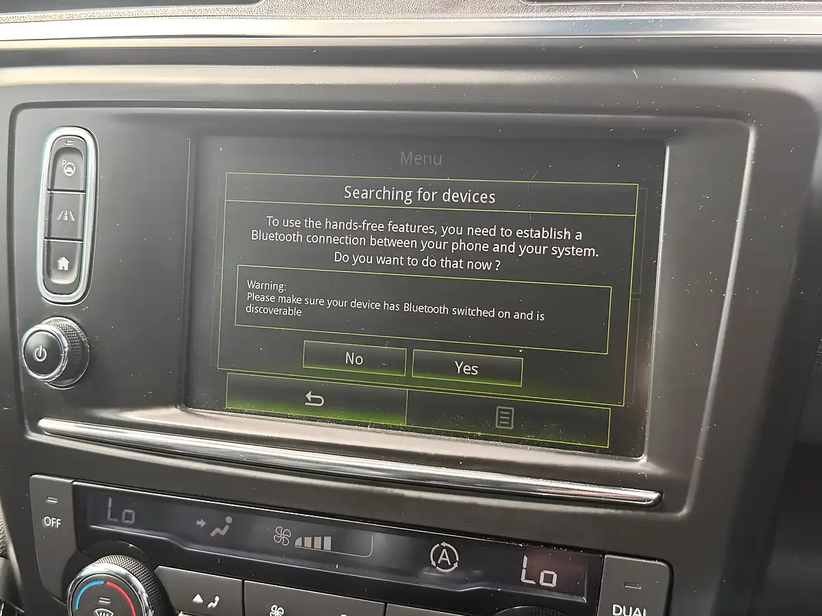 Used 2016 Renault Kadjar Signature S Nav Black - Interior and Exterior details 16