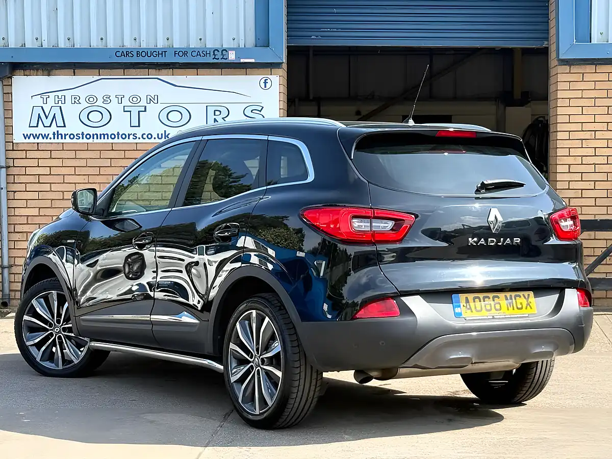 Used 2016 Renault Kadjar Signature S Nav Black - Interior and Exterior details 3