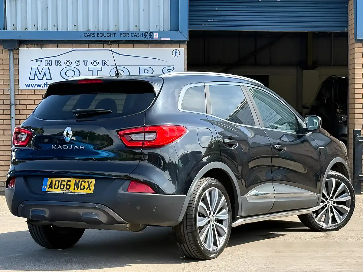Used 2016 Renault Kadjar Signature S Nav Black - Interior and Exterior details 4