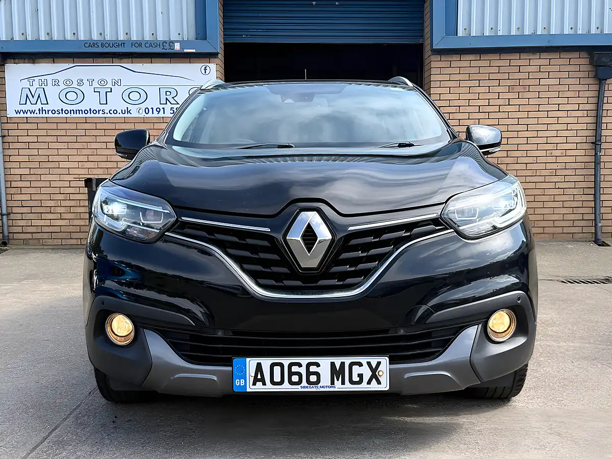 Used 2016 Renault Kadjar Signature S Nav Black - Interior and Exterior details 7