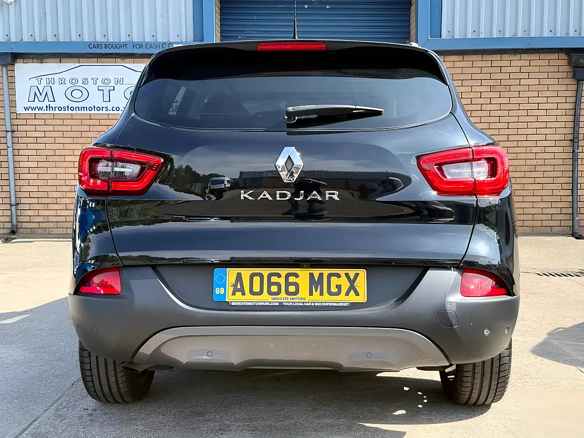 Used 2016 Renault Kadjar Signature S Nav Black - Interior and Exterior details 8