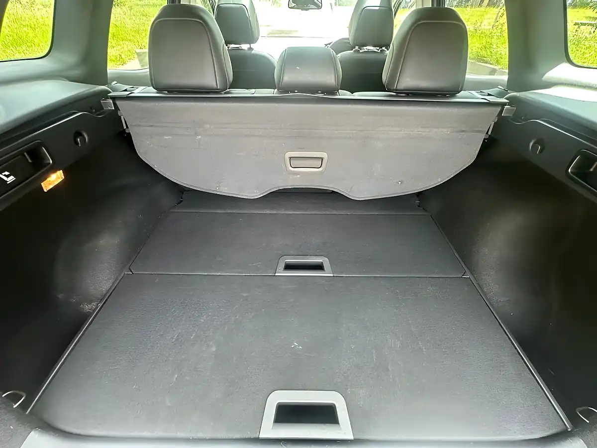 Used 2016 Renault Kadjar Signature S Nav Black - Interior and Exterior details 7