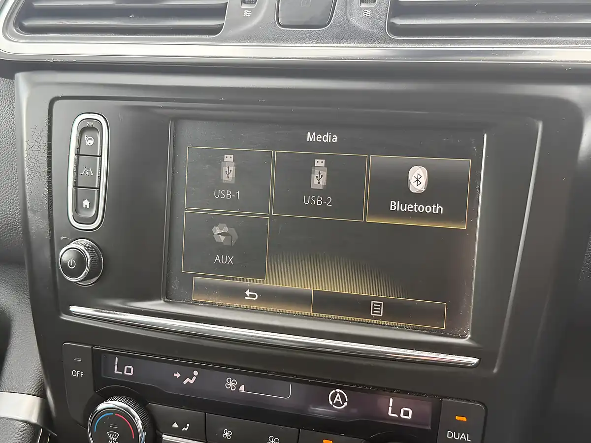Used 2016 Renault Kadjar Signature S Nav Grey - Interior and Exterior details 14