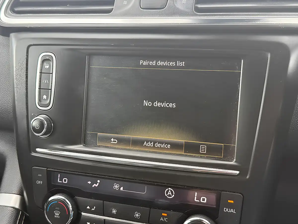 Used 2016 Renault Kadjar Signature S Nav Grey - Interior and Exterior details 16