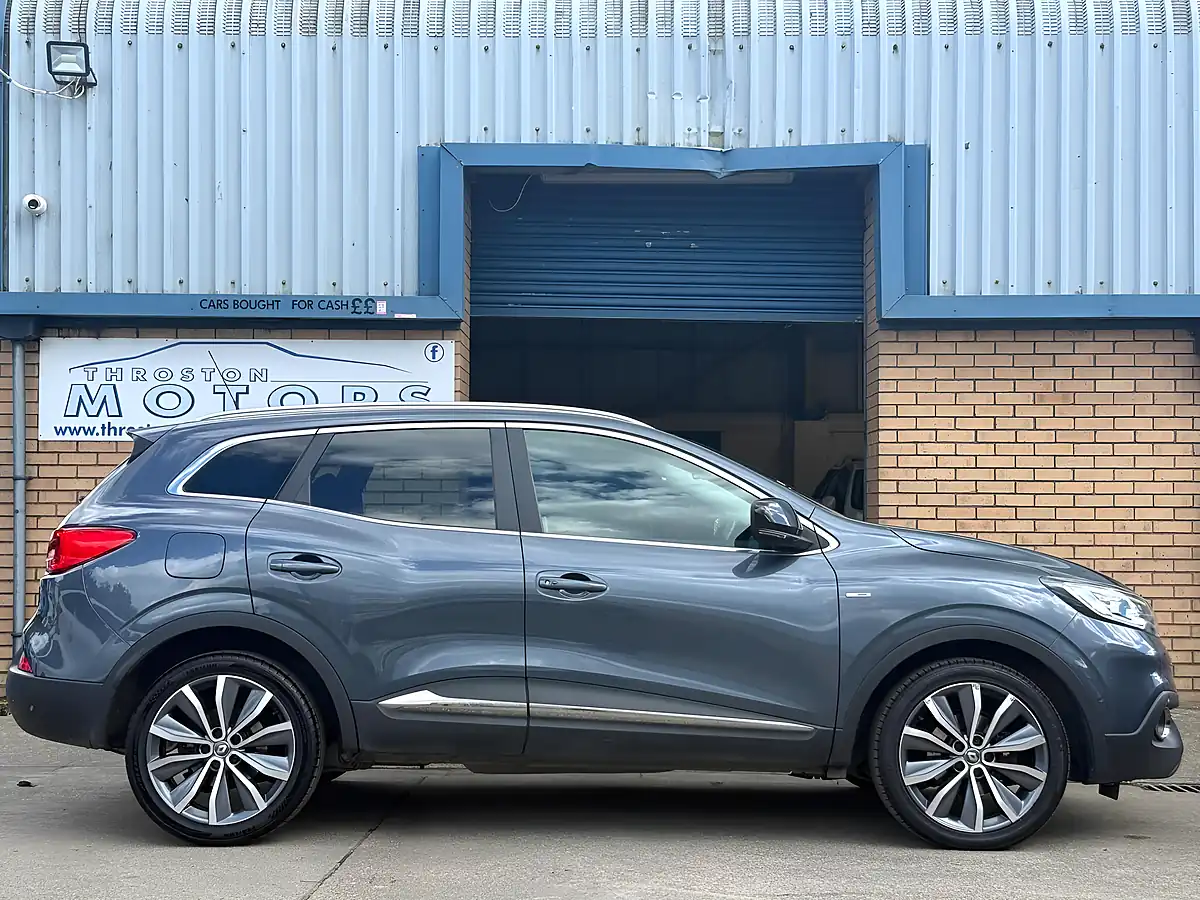 Used 2016 Renault Kadjar Signature S Nav Grey - Interior and Exterior details 6