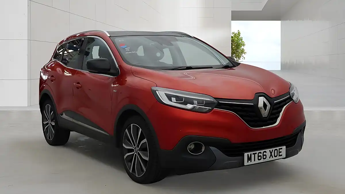Used 2016 Renault Kadjar Signature S Nav Red - Front View