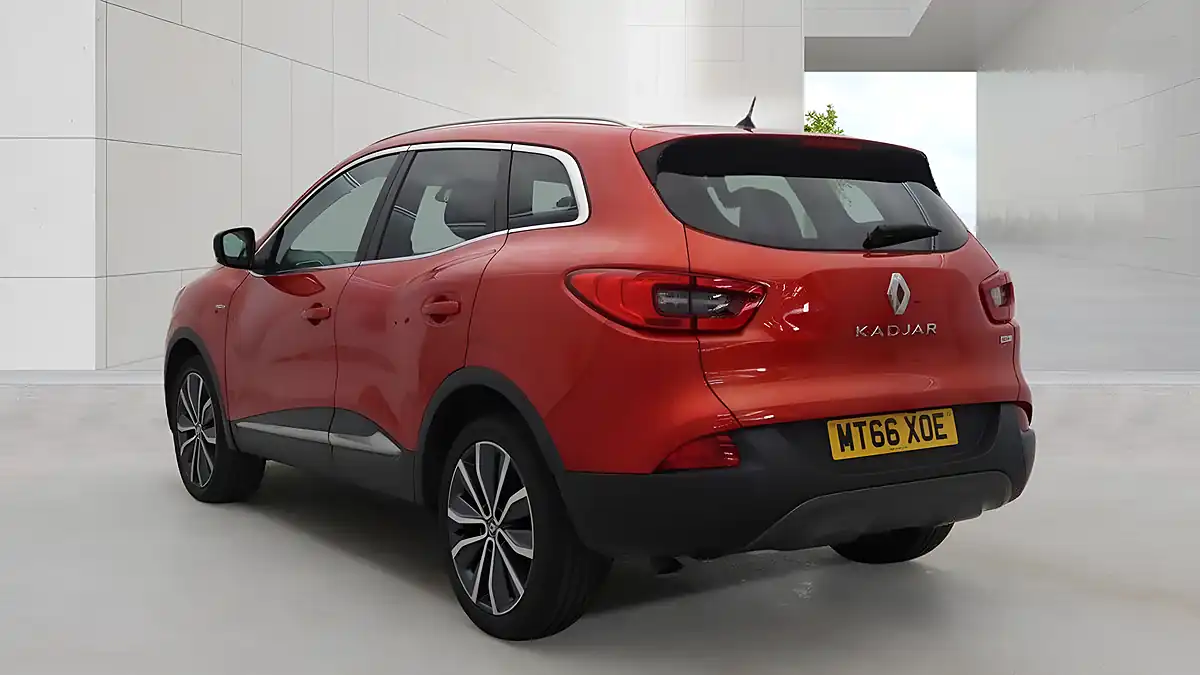 Used 2016 Renault Kadjar Signature S Nav Red - Interior and Exterior details 3