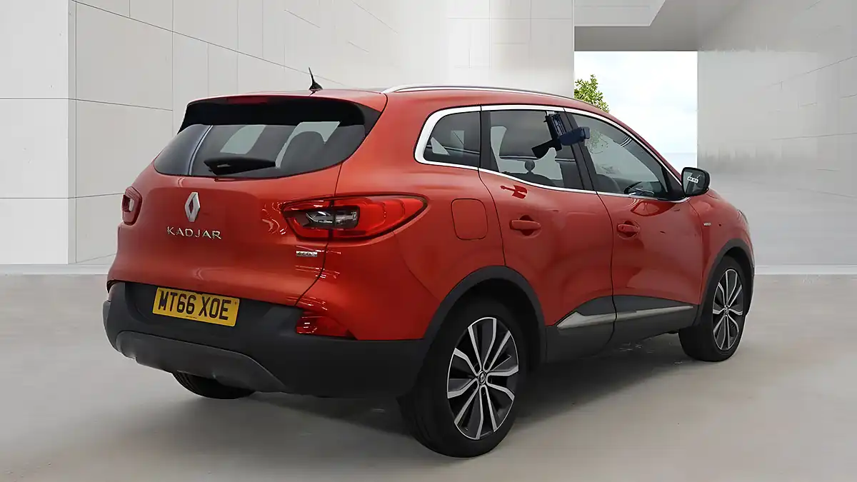 Used 2016 Renault Kadjar Signature S Nav Red - Interior and Exterior details 4