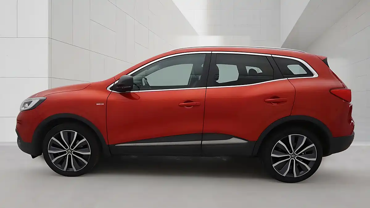 Used 2016 Renault Kadjar Signature S Nav Red - Interior and Exterior details 6