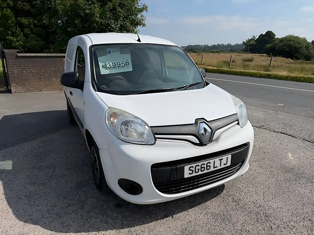 Used 2016 Renault Kangoo Business+ White - Front View