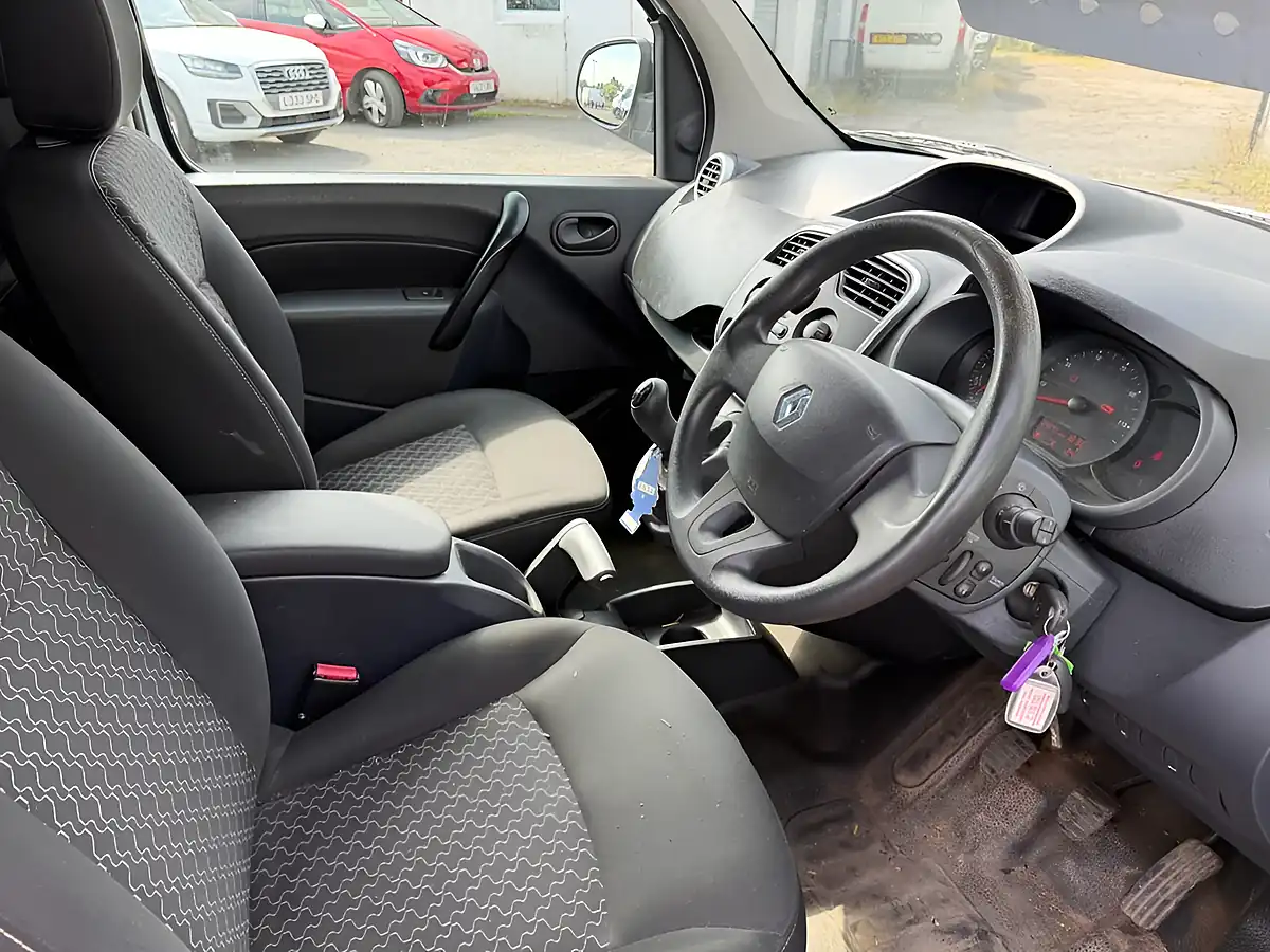 Used 2016 Renault Kangoo Business+ White - Interior and Exterior details 11