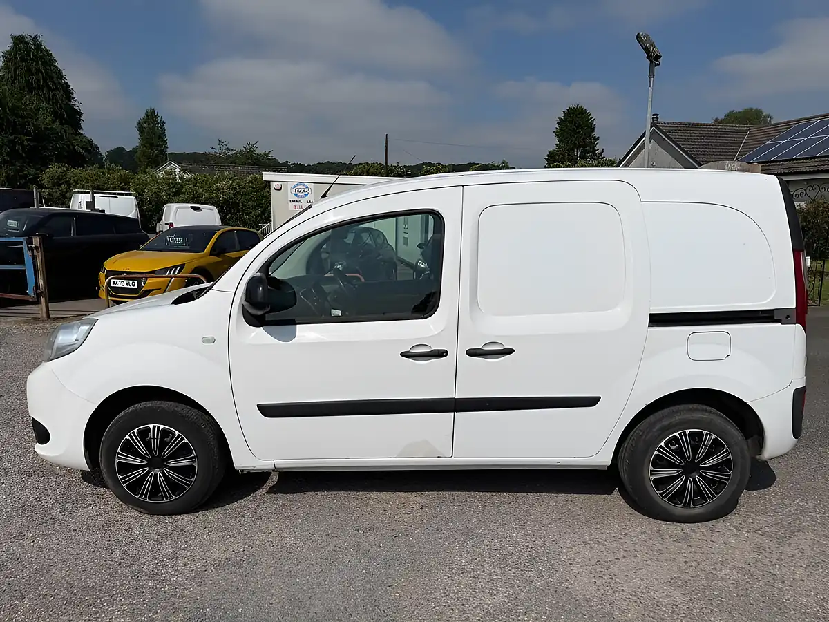 Used 2016 Renault Kangoo Business+ White - Interior and Exterior details 6