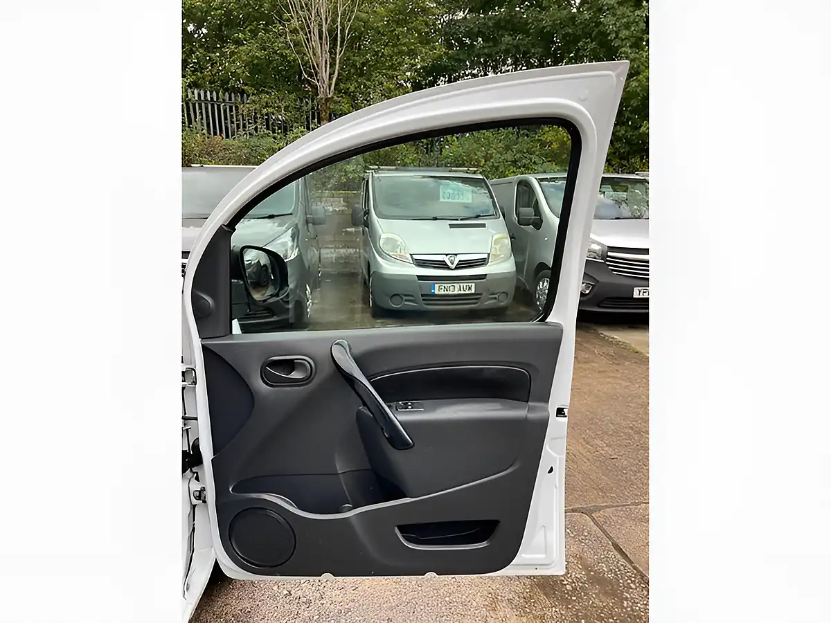 Used 2016 Renault Kangoo ML19 Business White - Interior and Exterior details 13