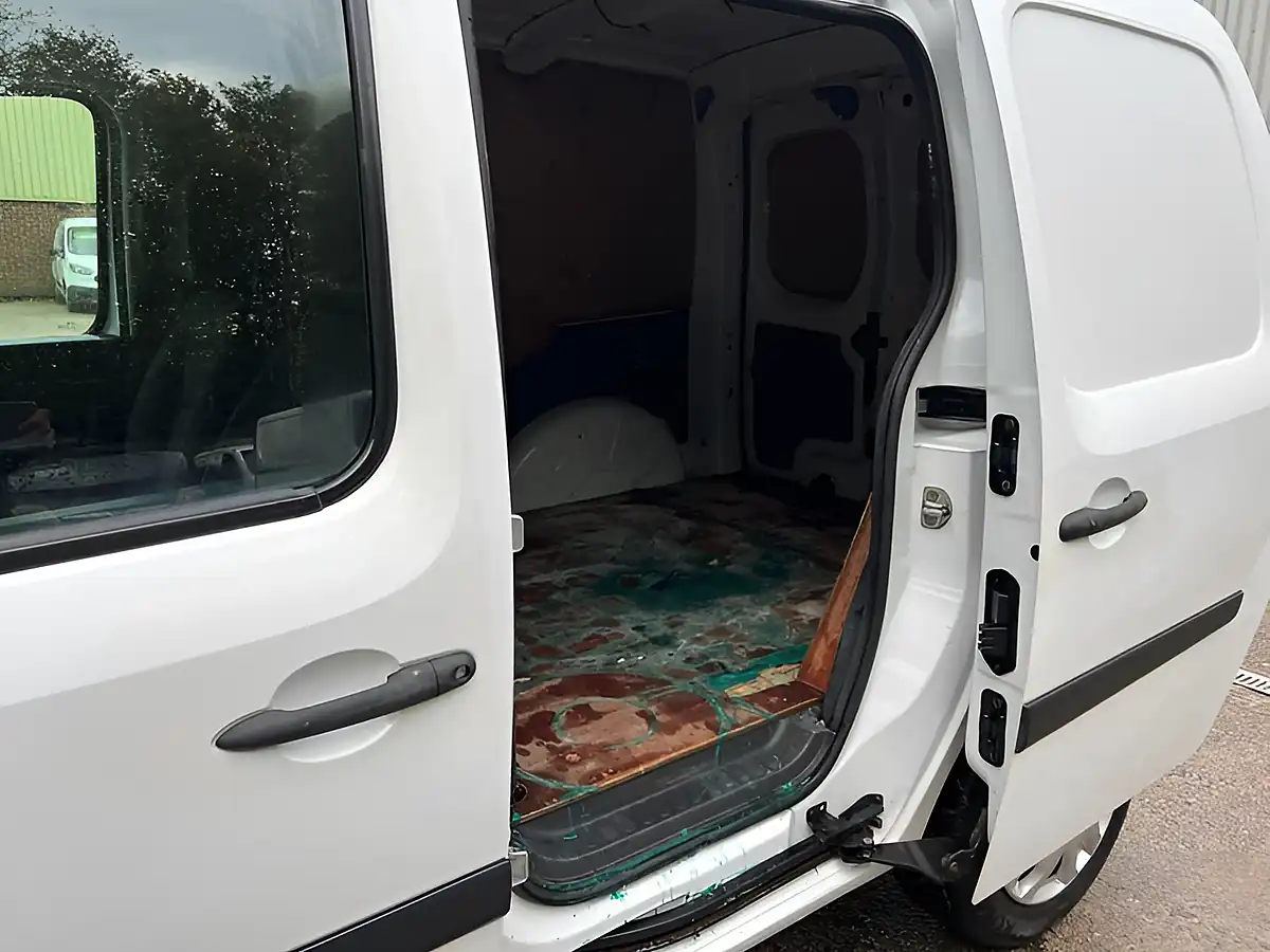 Used 2016 Renault Kangoo ML19 Business White - Interior and Exterior details 15