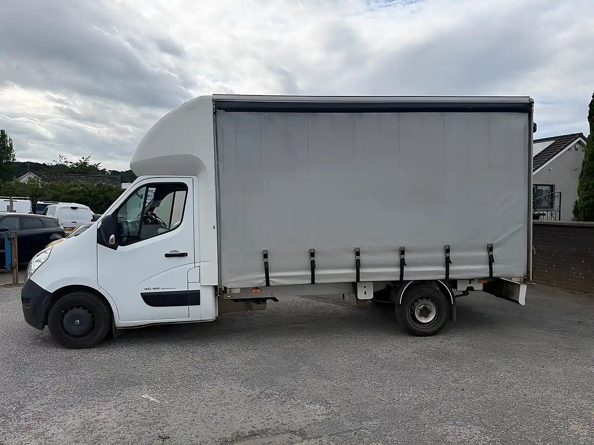 Used 2016 Renault Master Business White - Interior and Exterior details 8
