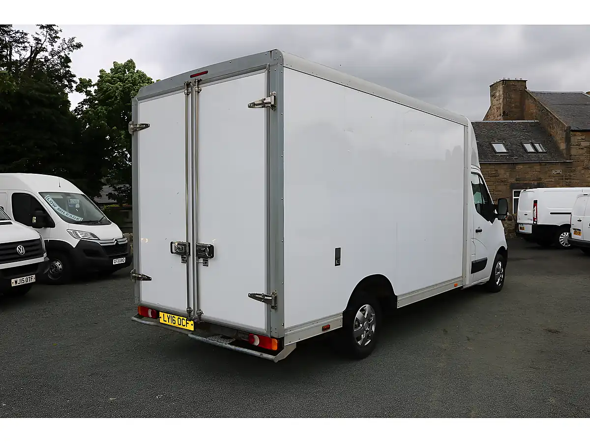 Used 2016 Renault Master Ll35 Business L/R Luton White - Interior and Exterior details 8