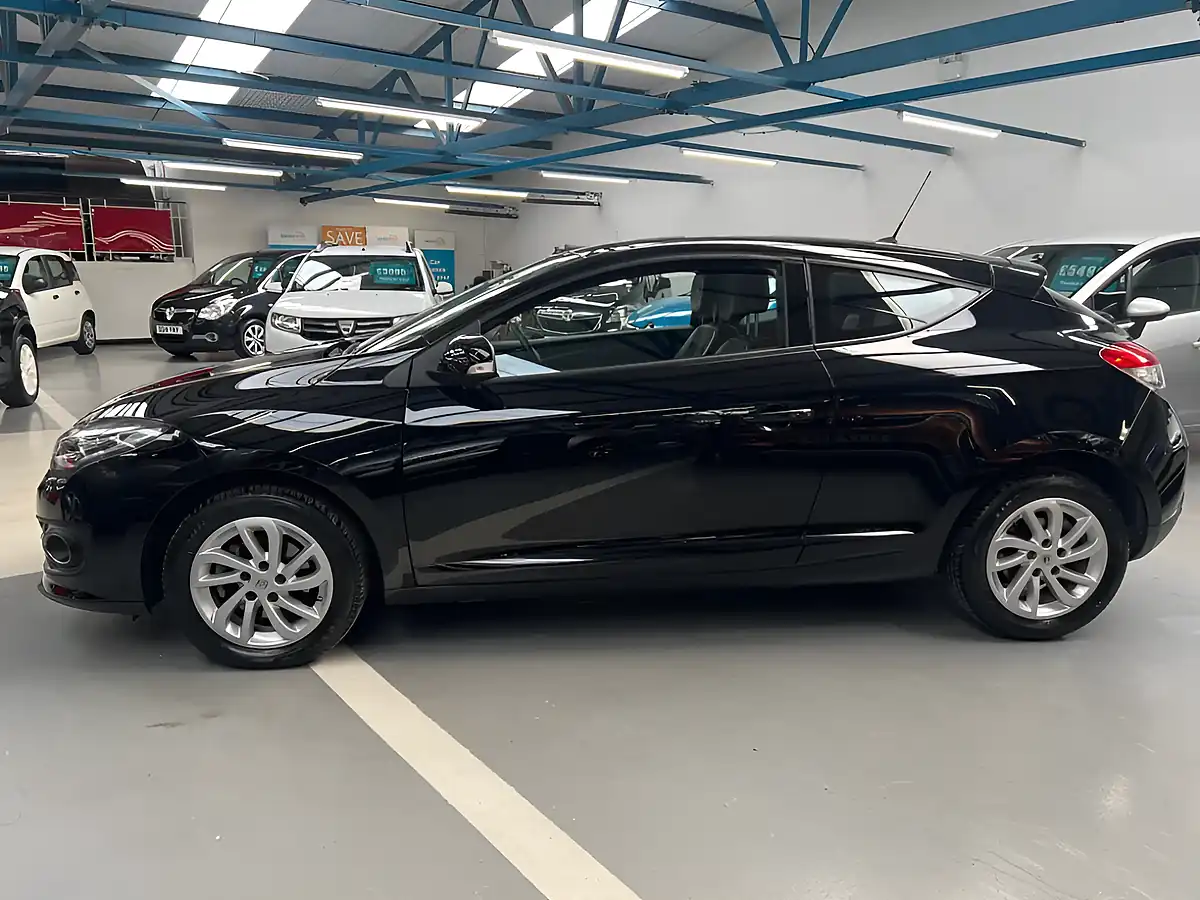 Used 2016 Renault Megane Dynamique Nav Diamond Black - Interior and Exterior details 3