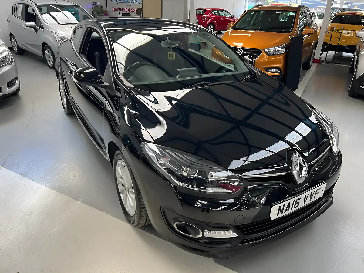 Used 2016 Renault Megane Dynamique Nav Diamond Black - Interior and Exterior details 5