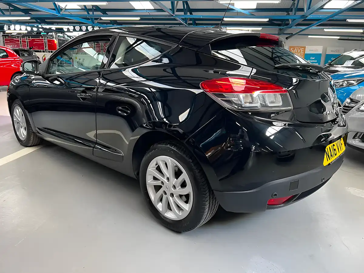 Used 2016 Renault Megane Dynamique Nav Diamond Black - Interior and Exterior details 6
