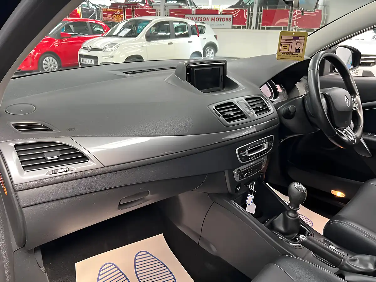 Used 2016 Renault Megane Dynamique Nav Diamond Black - Interior and Exterior details 9