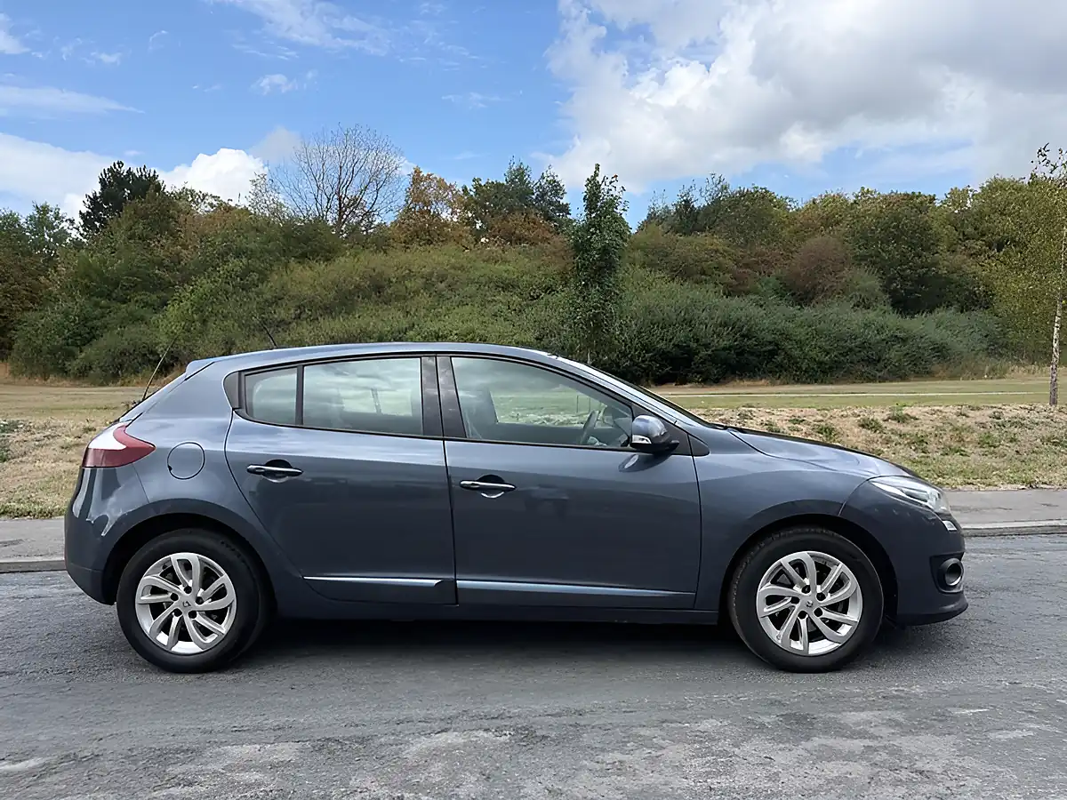 Used 2016 Renault Megane Dynamique Nav Grey - Front View